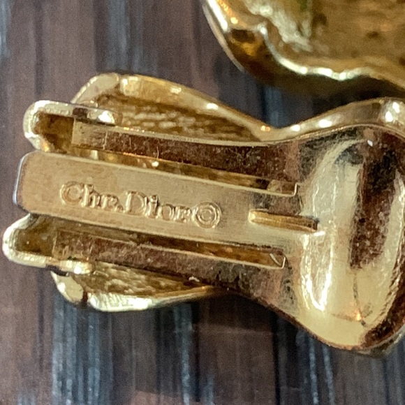 80’s CHRISTIAN DIOR PAVÉ,ENAMEL AND GOLD CLIP ON EARRINGS,MOB WIFE,RUNWAY - Picture 3 of 9